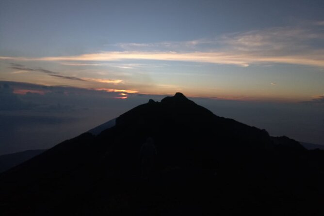 Mount Agung Sunrise Trekking Private Tours - Guides, radio contact, and staying calm when the weather turns