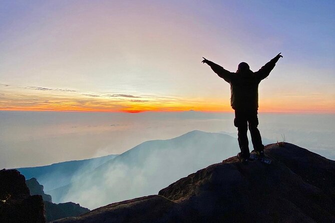 Mount Agung Sunrise Trekking Tour - Sunrise at the summit (about 6am): why the wait is part of it