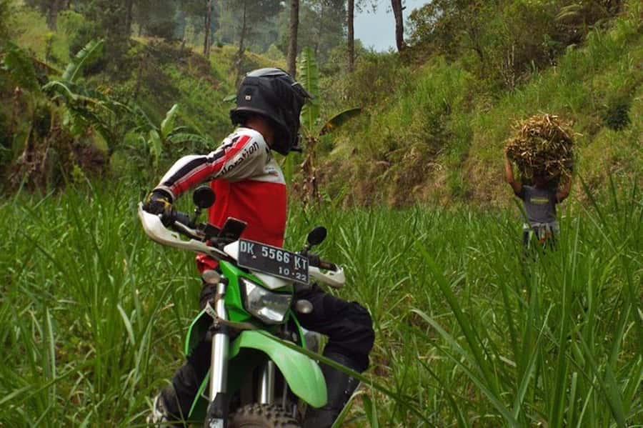 Mount Batur: Sunrise Dirt Bike Trek with Trained Riders - Breakfast up top: fuel for the descent (and a rare comfort win)