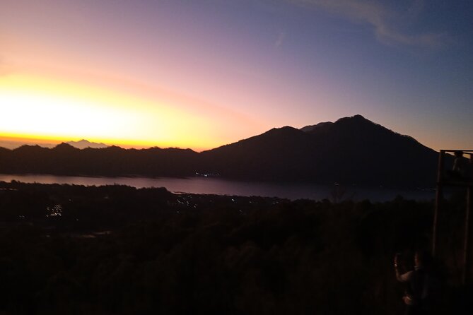 Mount Batur Sunrise Trek with Natural Hot Spring - All Inclusive - Crater Exploration and the Descent: Lake Batur Comes Into Focus