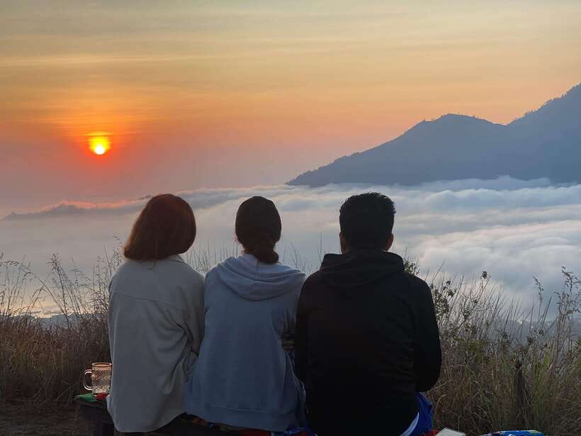 Mount Batur Sunset Trekking And Natural Hot Spring Tour - The Climb: Getting to the Summit in About 1.5 Hours