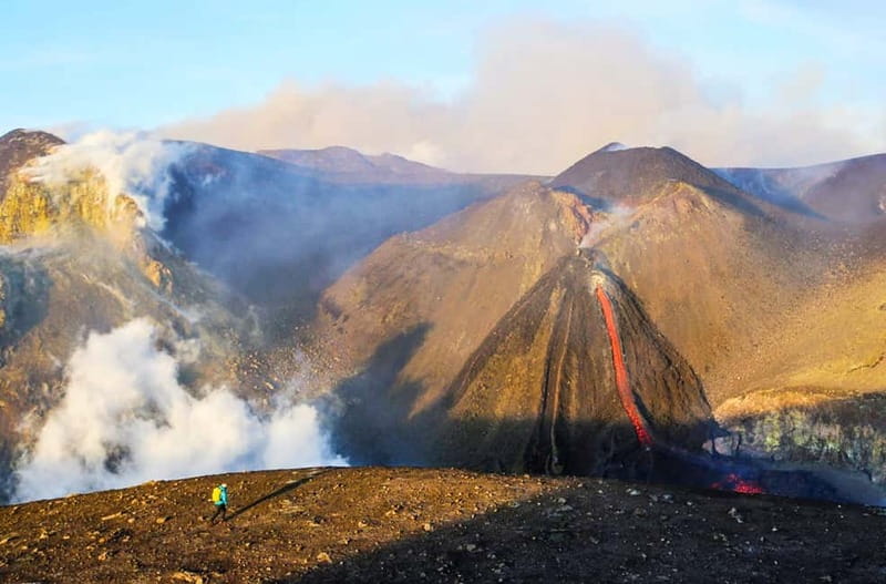 Mount Etna: Trek to 3000m with cable car and 4x4 - Descending toward the cable car: Bove Valley and the wide-view payoff
