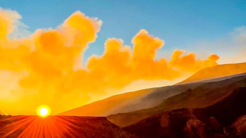 Mount Etna: Trek to 3000m with cable car and 4x4 - Timing, pace, and the reality of cable cars
