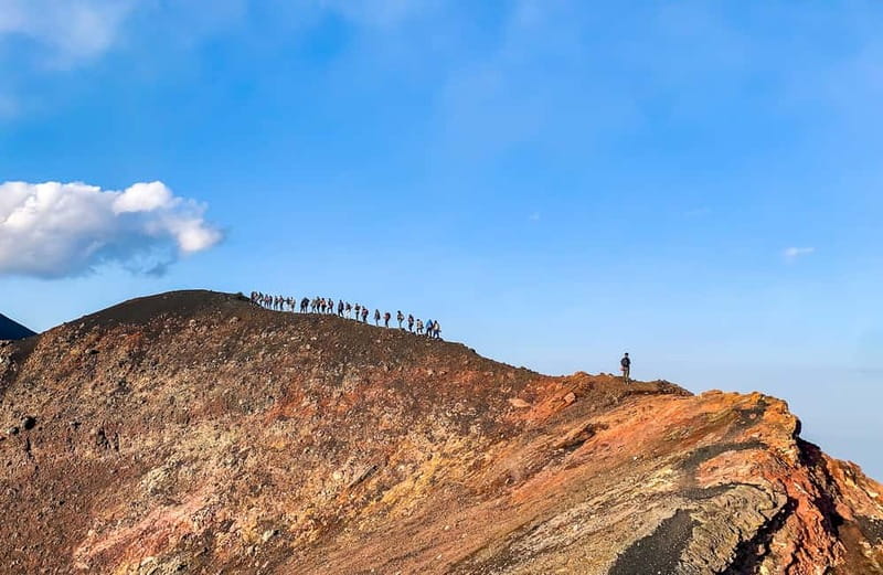 Mount Etna: Trek to 3000m with cable car and jeep - Gear and clothing: what you get vs what you must bring