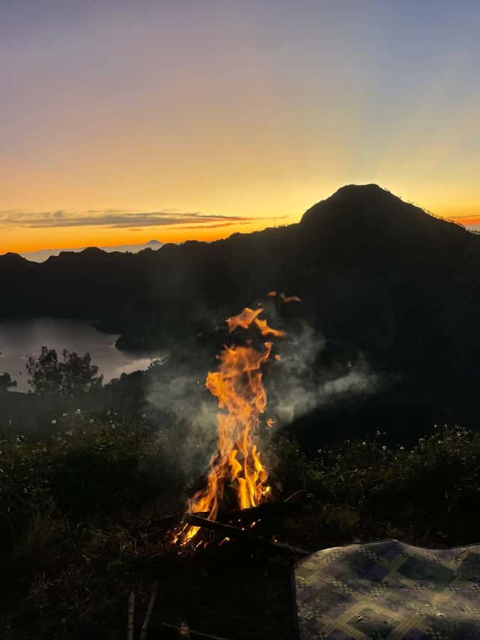 Mount Rinjani: 2D-1N Trekking Summit Sunrise Point Join Tour - Senaru transfer, then Sembalun starts around 1,100 m
