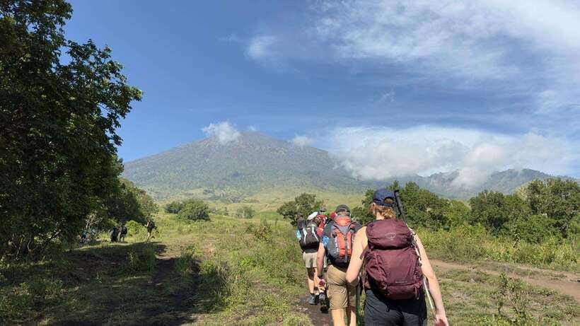 Mount Rinjani Climbing 2D/1N Summit Trek 3726M - Day 2 itinerary: 2:30 AM wake-up, summit stages, and the steep final hour
