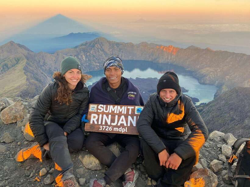 Mount Rinjani Climbing 2D/1N Summit Trek 3726M - The guide and porter team: your safety net on steep ground