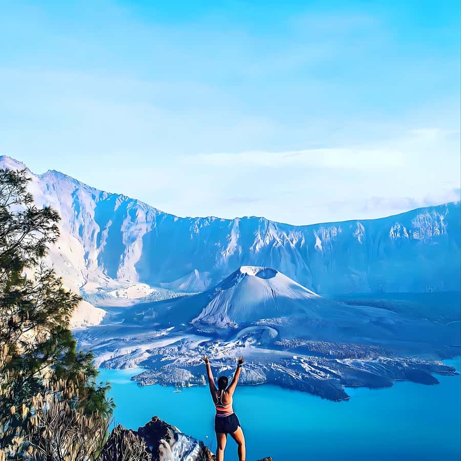 mount rinjani One day trek - On Trail: What You’re Likely to Encounter Up the Volcano