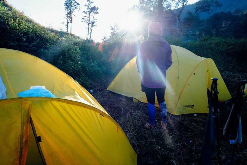 Mount Rinjani Trekking: 2D/1N Hike To Summit 3726m Full View - Guides and porters: safety, pace, and food you actually look forward to