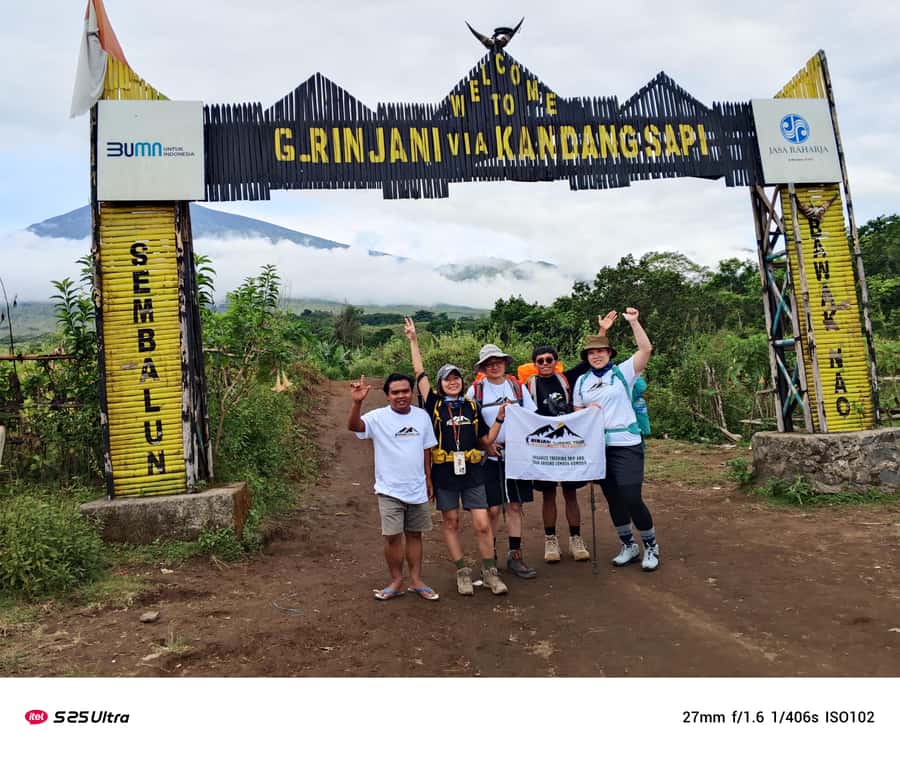 Mount Rinjani Trekking 2D/1N Summit Sunrise & Sunset Views - Descent day: Sembalun for steeper walking, Senaru for rainforest