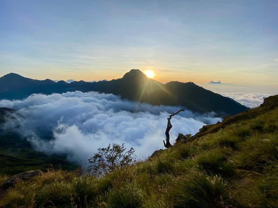 Mount Rinjani Trekking 3Days/2nights Summit Lake Hotspring - Sembalun-to-Senaru: the route that makes the mountain feel real