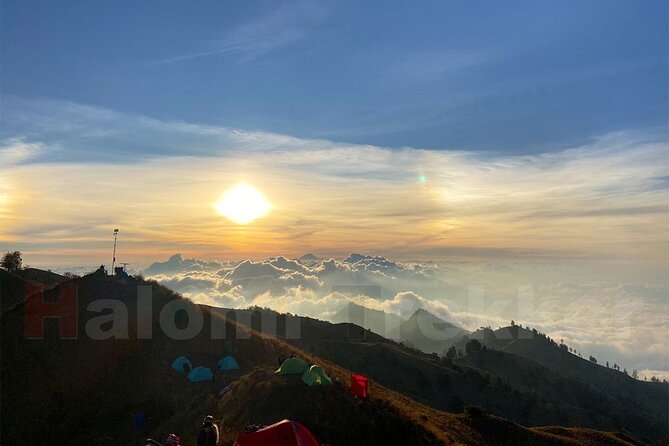 Mt Rinjani Trekking 2 Days 1 Night (Senaru Crater Rim) - Day 2: the 2-minute drive followed by 8 hours of climbing