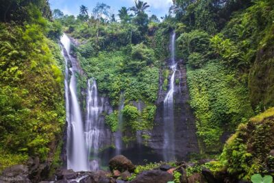 Munduk: Banyu Wana and Sekumpul Waterfall Trekking Tour - Private van, English-speaking driver, and why timing matters