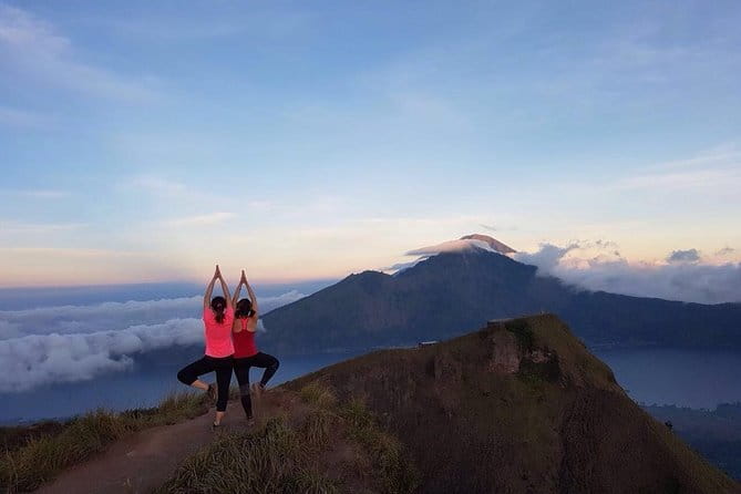 Munduk Twin Lake Jungle Hike, Ulun Danu Temple, & Waterfall - Tamblingan Lake Canoe Crossing: Why This 30 Minutes Feels Different