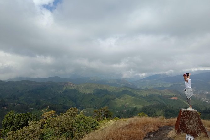 Munnar Mountain Trekking - How the 6 hours typically run, from meeting point to Letchmi-Hills