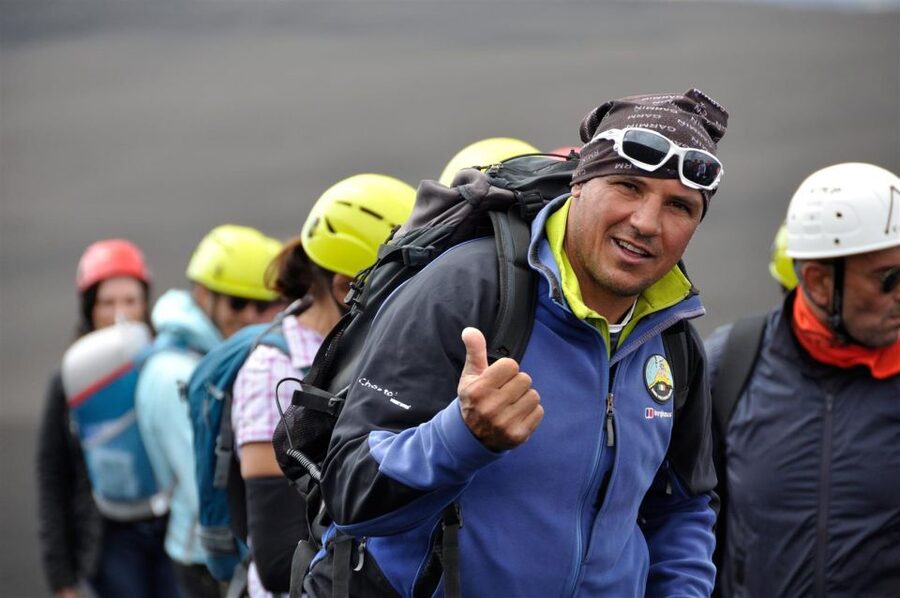 Nicolosi: Mount Etna Central Crater Guided Trekking Tour - Getting the timing right: the full 5-hour flow