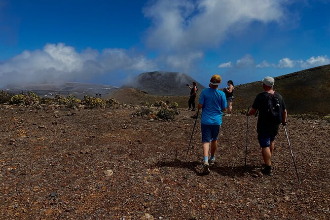 North Volcano Trekking Tour - Los Helechos and the green valley contrast
