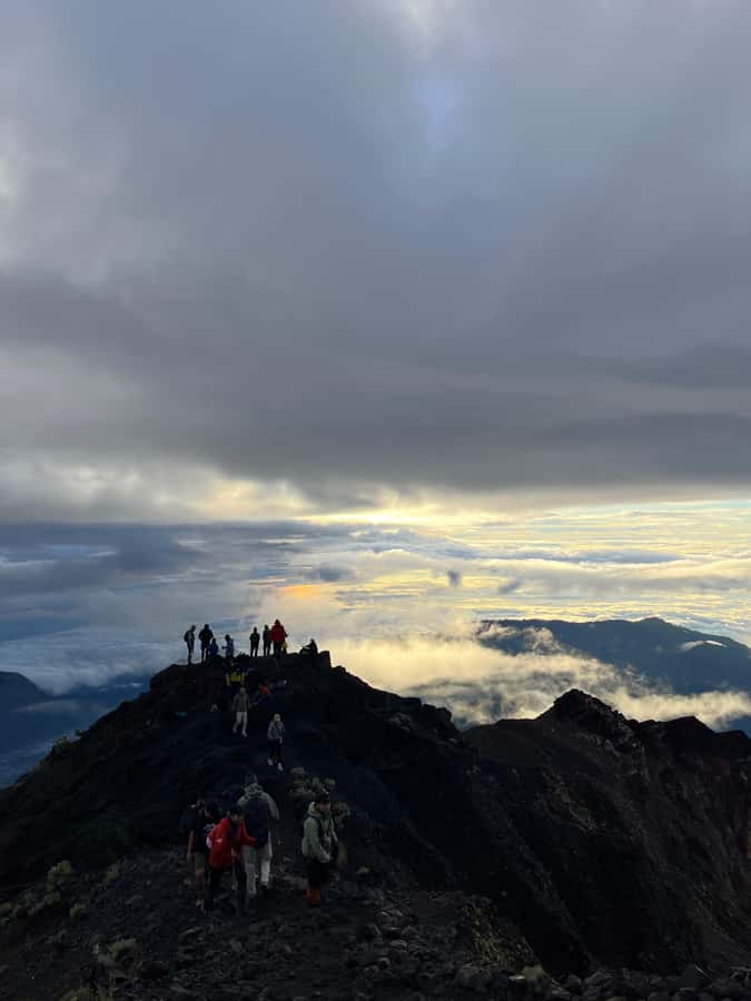 Oke Rinjani 2-Day Trek – Summit senaru Climb & Amazing Views - Day 2: the second summit sunrise push (and how to survive it)