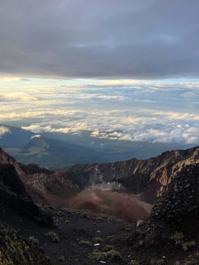 Oke Rinjani 2-Day Trek – Summit senaru Climb & Amazing Views - Day 1: Senaru Village to Pelawangan Senaru and camp above the clouds