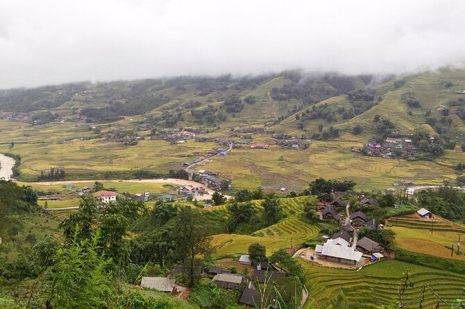 One day Trekking in Sapa and Muong Hoa Valley with local guide - Y Linh Ho to Lao Chai: terraced rice fields and lunch with real farm flavors