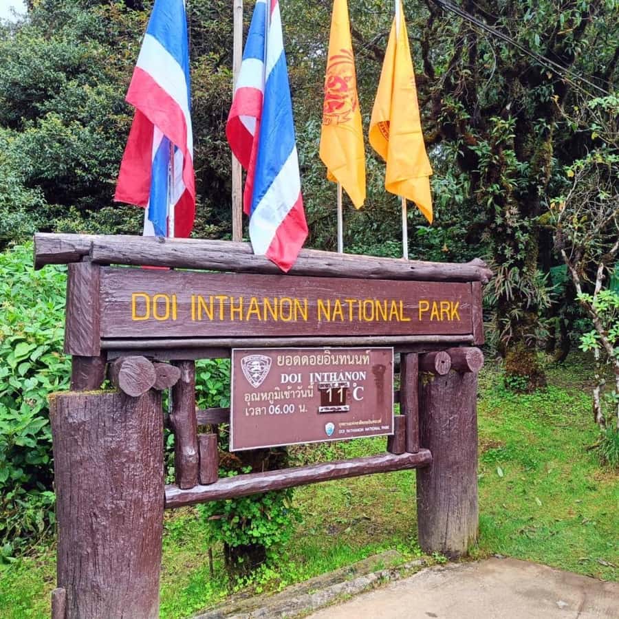 Private Doi Inthanon, Nature Trail, Wat Phra That Doi Kham - Mae Klang Luang and the layered hills: farms, rice fields, and views