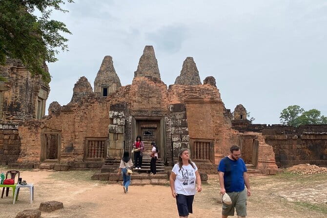 Private Kbal Spean Trekking Tour with Banteay Srei - The Kbal Spean hike: short, scenic, and moderately challenging