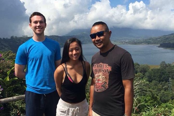 Private Munduk Waterfalls Trekking Tour - The Munduk Waterfall trek: forest paths, rice terraces, and wet views