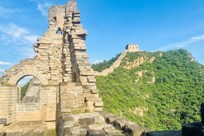 Private Trekking Day Tour to Jinshanling Great Wall - Lunch at a local Chinese restaurant: what to expect and how to plan