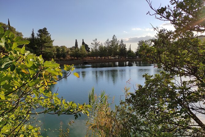 Private Trekking Rouvas Gorge - Stop 1 at Zaros: warm-up on the E4 trail by the lake