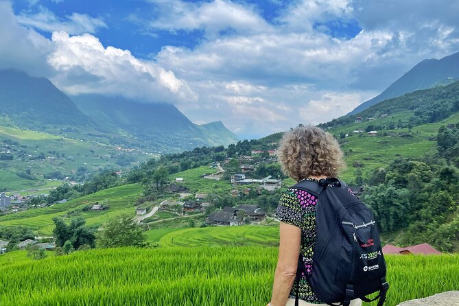 Private Trekking through Terraces Rice Fields in Sapa - Lunch and small comforts that keep the day smooth
