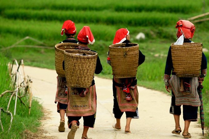 Red Dao village trek and Herbal bath - Stop 3: Ta Phin Monastery and its 1942 story