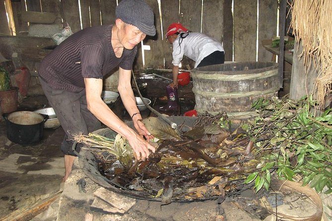 Red Dao village trek and Herbal bath - The herbal bath finish: four smoke baths for sore legs