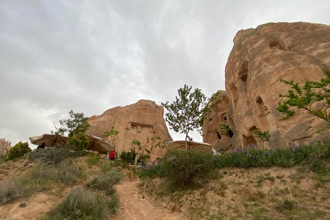 Red & Rose Valley Sunset Hiking Tour with a Trekking Dog "Oscar" - Pace, Mud, and the Shoes You’ll Thank Yourself For