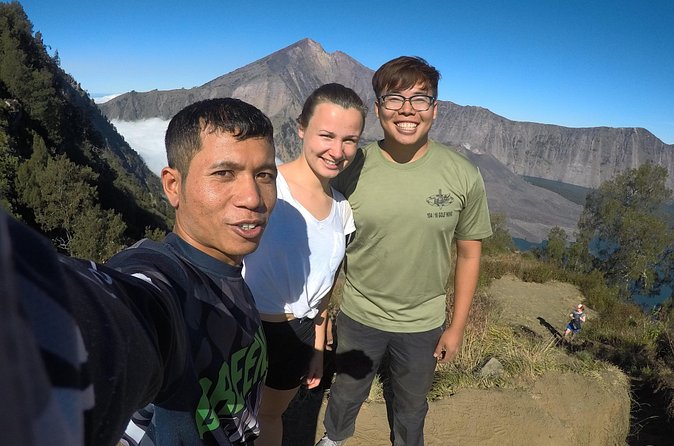Rinjani Trekking 1 day Trek To the rim via senaru 2,642m - Food on the trail: breakfast and lunch included