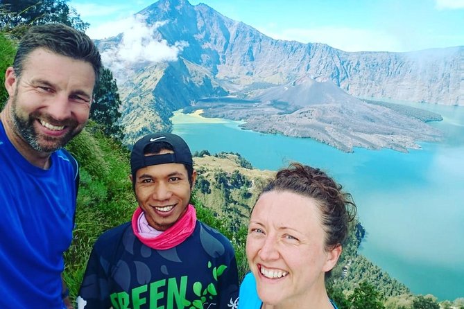 Rinjani trekking 2D 1N RIM - Senaru Start: Coffee Plants, Jungle Shade, and the First Climb