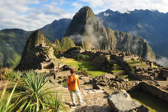 Salkantay 5-Day Trek To Machu Picchu - Day 4: hydroelectric station box lunch and Aguas Calientes hotel night