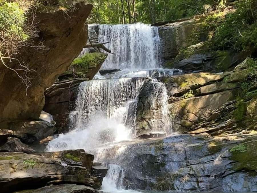 Santa Marta: Trekking in Minca Complete Waterfall Circuit - Traditional village stop: the cultural grounding before the jungle gets real