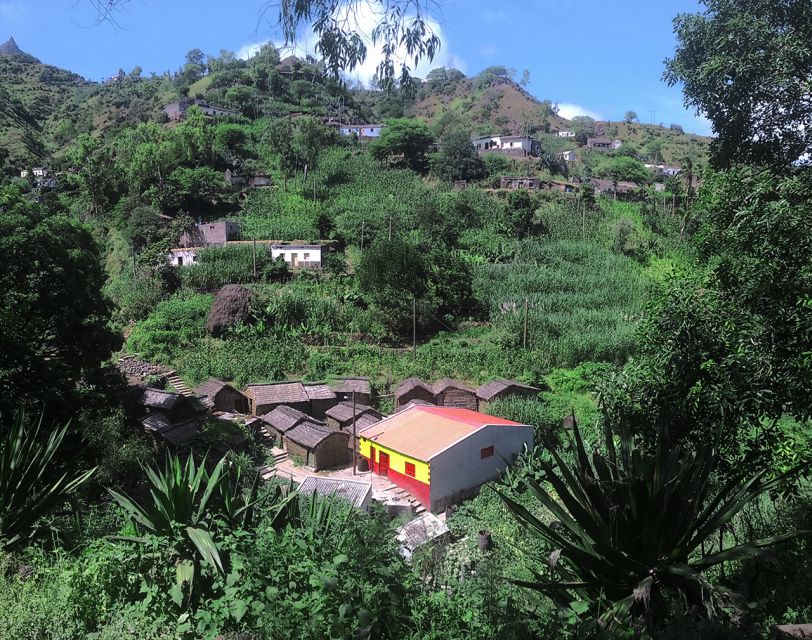 Santiago: Longueira, Pico de Antónia & Monte Tchota Trek - Santiago’s high-country hike starts in Longueira