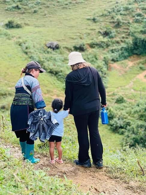 SAPA: 2 DAY TREK MOUNTAIN RICE FIELD WITH LINH'S HOMESTAY - Day 1: From Sapa Stone Church Up Dragon Mountain and Into Hau Thao
