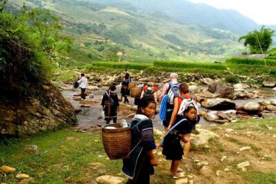 Sapa 3 Days 2 Nights Trekking Tour From Hanoi (2 Nights in Hotel) - Arrival in Sapa: check-in rhythm and how the tour handles your luggage