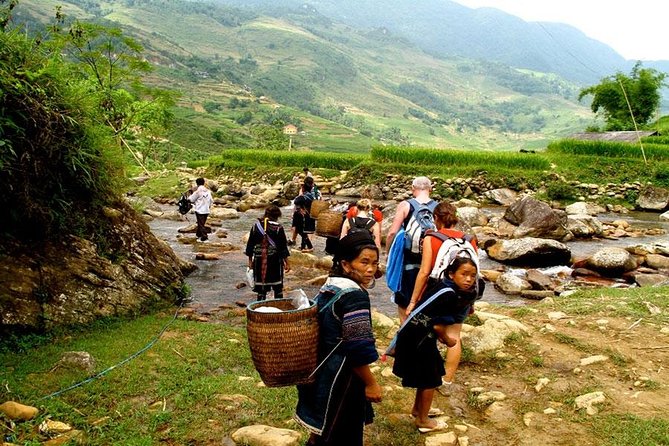 Sapa 3 Days 2 Nights Trekking Tour From Hanoi (2 Nights in Hotel) - Arrival in Sapa: check-in rhythm and how the tour handles your luggage