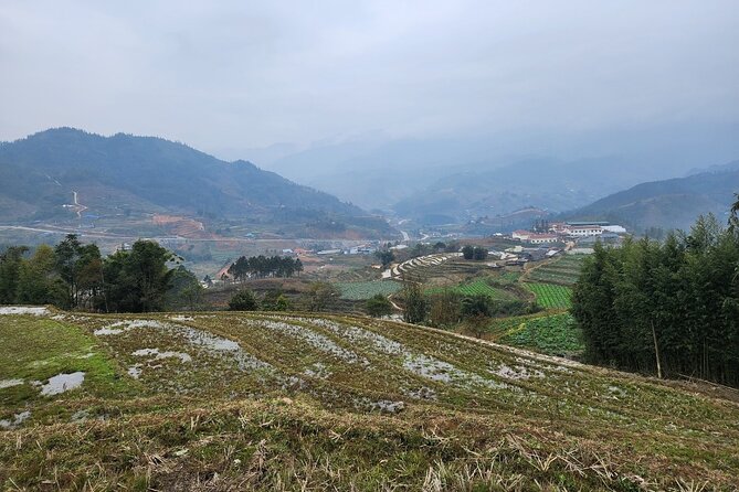 Sapa - Bac Ha Trek Tour - Night Train & Bus & Homestay overnight - Day 3: Bac Ha market on Sunday, plus Hoang A Tuong’s castle