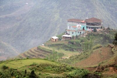 Sapa Hard Trekking villages 2D/1N: Homestay, Meals, English speaking guide - Day 1 trek: Ta Van, Y Linh Ho terraces, Lao Chai, then a Giay homestay