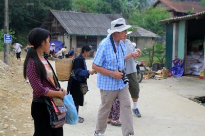 Sapa hard trekking villages homestay 3days/ 2nights tour - amazing culture - Day 1: Y Linh Ho Terraces to Lao Chai Breaks, Then a Giay Homestay at Ta Van