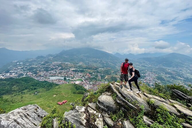 Sapa Mountain Escape: 2-Day Trekking, Rice Terraces & Homestay - Hang Da Village: rock formations and an easy cultural pause