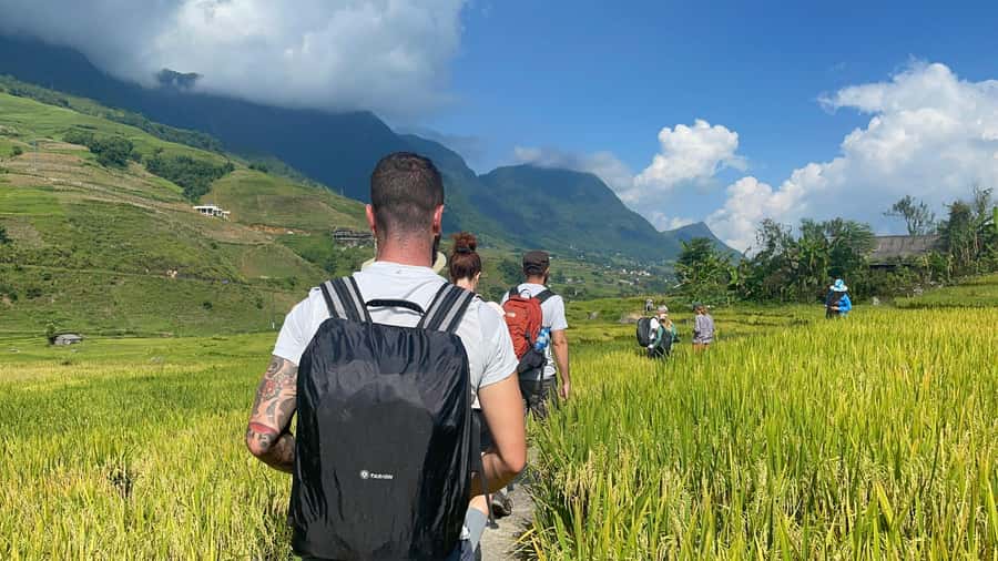 Sapa: Private The Most Beautiful Terraced Fields Trekking - Ta Van photo stops and Giay culture in the afternoon light