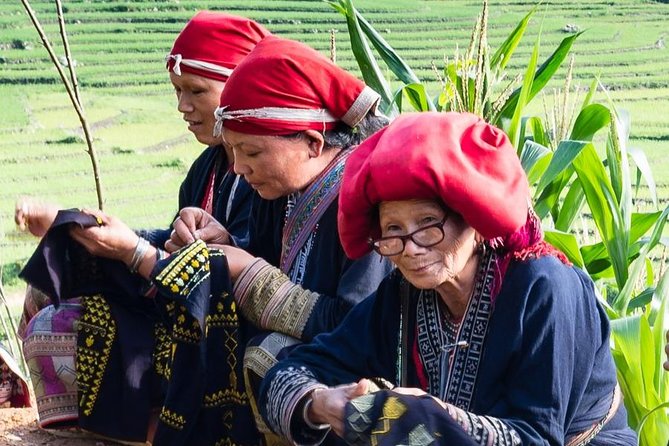 Sapa trekking 2days by bus from Hanoi ( over night in homestay) - Day 1: trekking from Sapa into Lao Chai and Ta Van