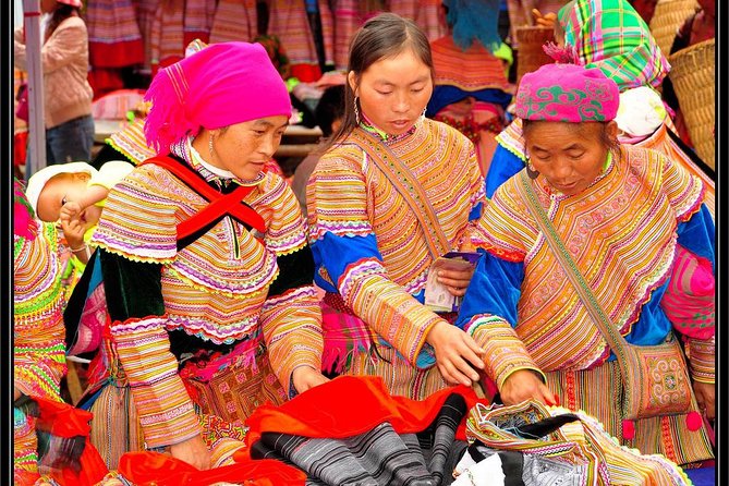 Sapa trekking - Unique Route - 2D1N - Overnight at a Dao homestay: local life with basics covered