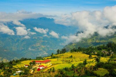 Sapa Villages trekking and homestay 2 Days/ 1 night package tour: best selling - Day 1 from Sapa pickup to Ta Van: rice terraces, Hmong villages, and a home dinner