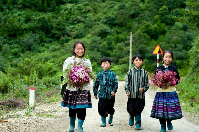 Sapa Villages trekking and homestay 2 Days/ 1 night package tour: best selling - Why the guide matters: how you get more from every village stop